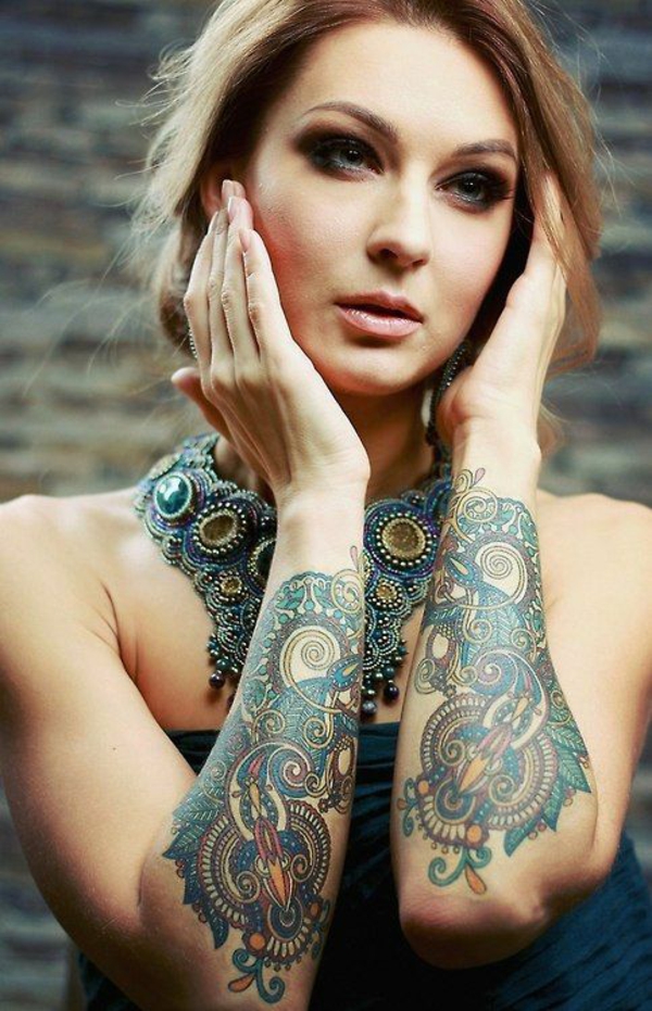 puiki idėja, tatuiruotė, dilbio moterys tendencijos