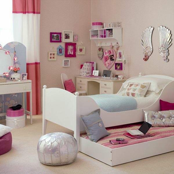 Habitación juvenil para niñas cama alta foto muralla