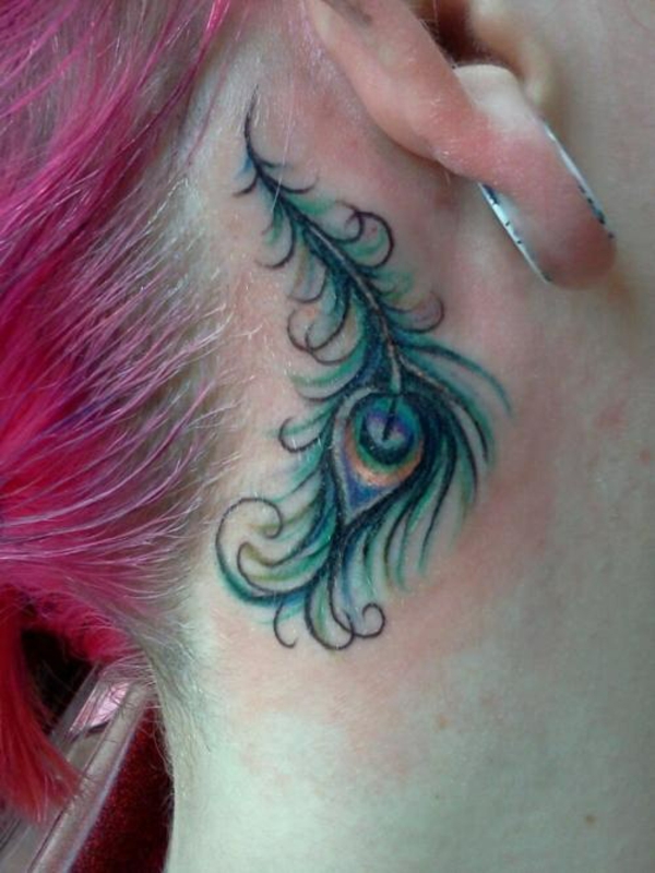 татуировки татуировки идеи зад ухото пауново перо