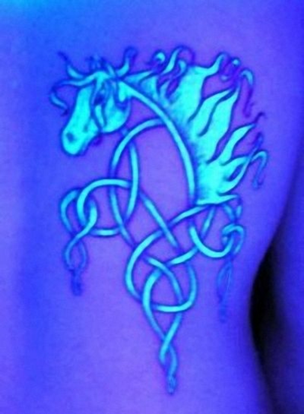 tatuajes de tatuajes con luz negra