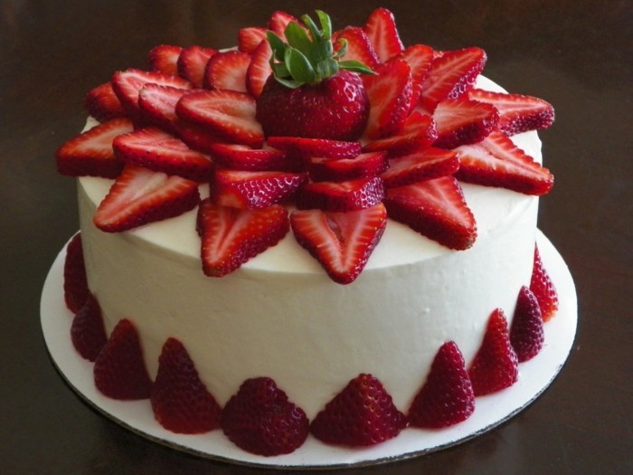 tarte décorer les fraises décoration crémeuse yummy