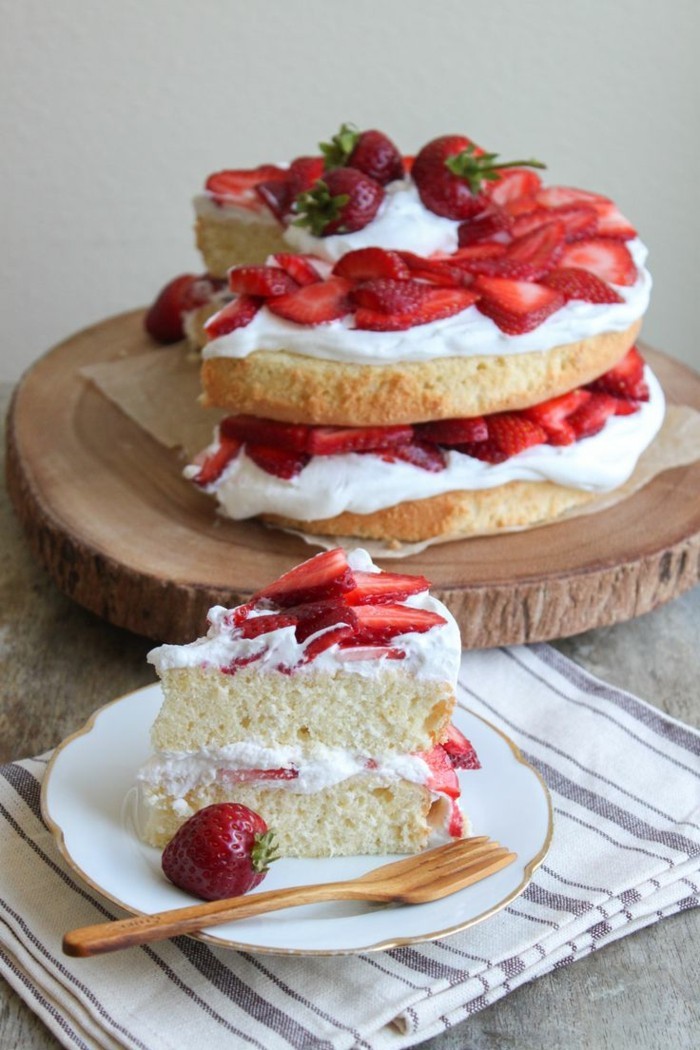 taart decoreren van aardbeien desserts
