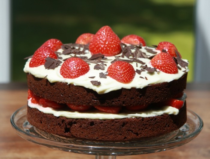 décoration de tartes au chocolat et fraises