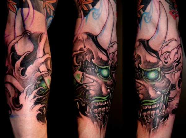 images d'avant-bras de tatouage d'encre chronique