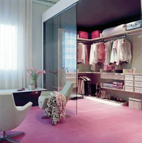 partición vidrio vestidor armario alfombra rosa femenino