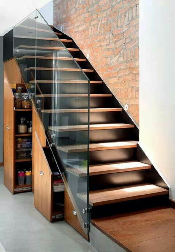 楼梯设计设计玻璃栏杆建在橱柜里