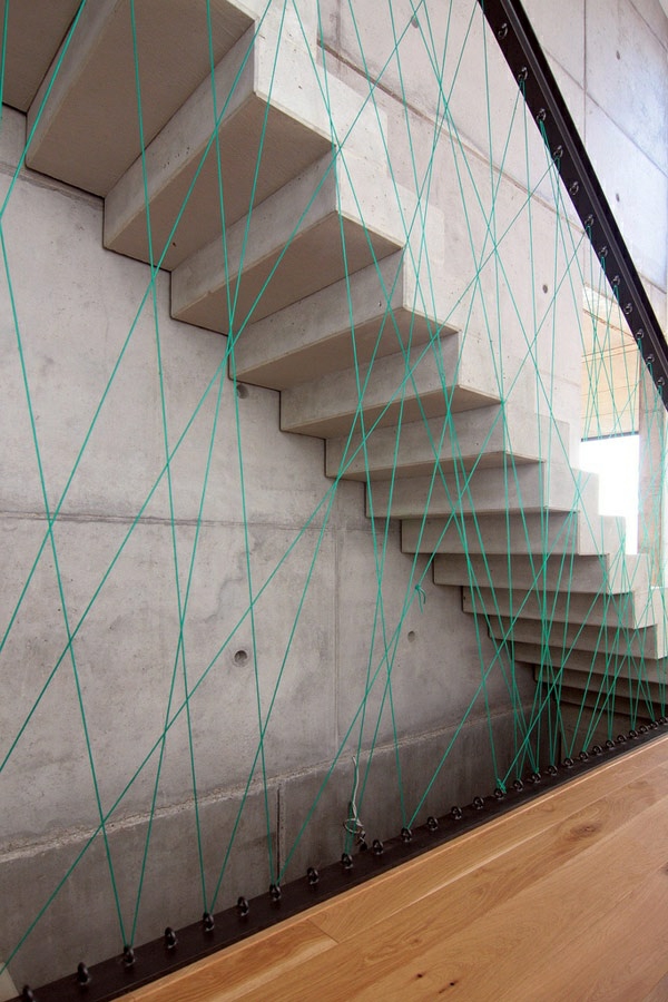 楼梯形状现代保护栏杆绿色