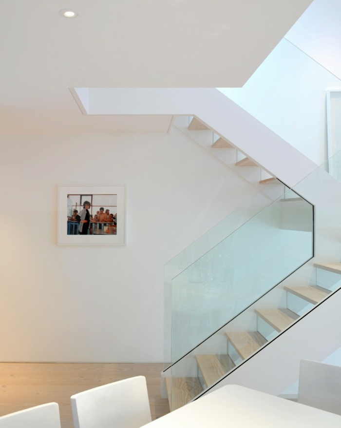 מדרגות מסגרת זכוכית מעקה מדרגות עץ