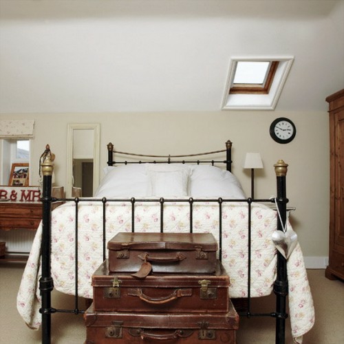 piept de lemn elemente decor dormitor mansardă de design
