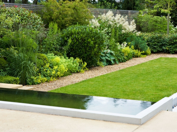 περιβαλλοντική ιδέα για τη φύση νερό πισίνα στον κήπο