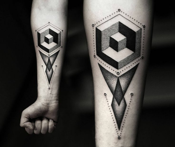 kyynärvarren tatuointimallit abstrakti muotoilu