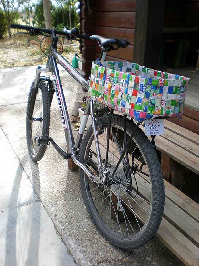 upcycling ideer genbrug tinkering tetrapack kontor cykel kurv