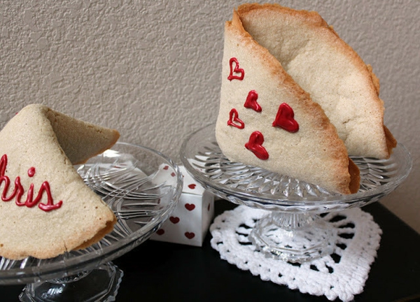подаръците за Валентин правят бисквитки за щастие