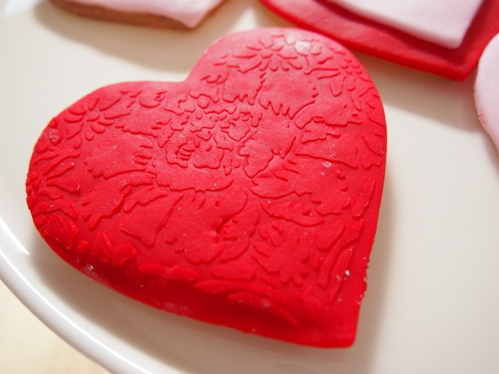 Ημέρα του Αγίου Βαλεντίνου κέικ μπισκότα καρδιά