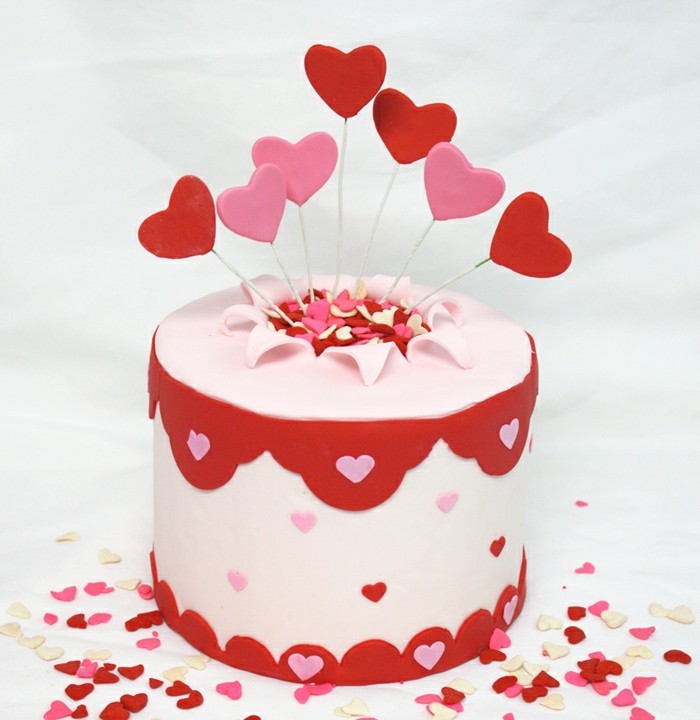 Валентин торта пай декорирай сърцата