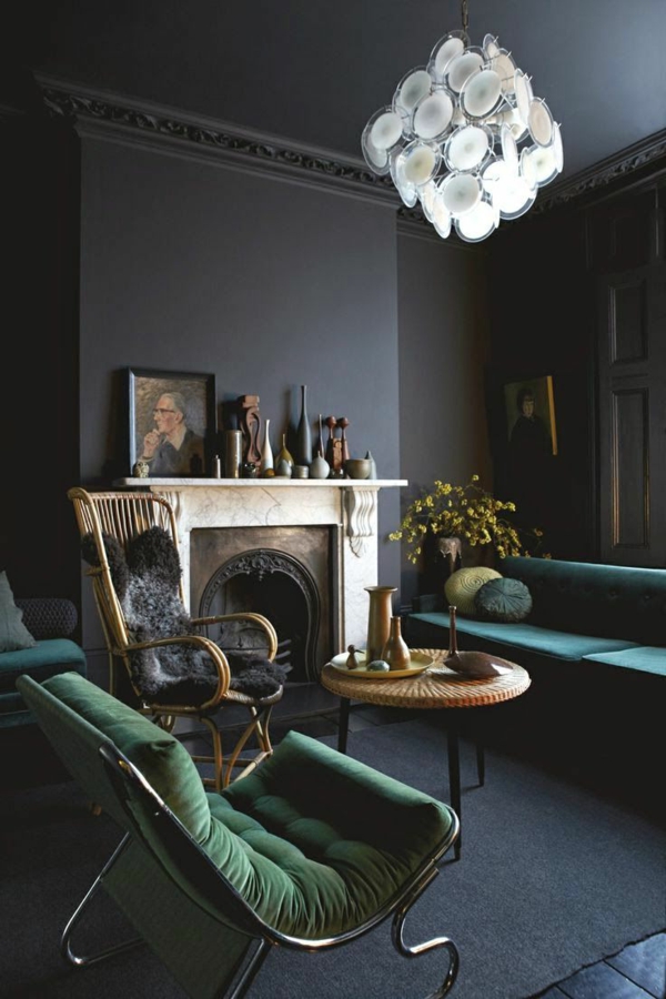 muebles vintage sala de estar configurar matices verde oscuro paredes negras