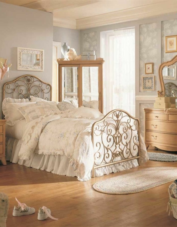 vintage soveværelse lille tæppe garderobe spejlvendt