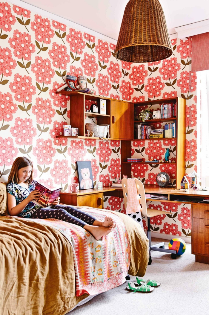 vintage tapeter barnehage jente rom dekorere floral mønster åpne vegg hyller