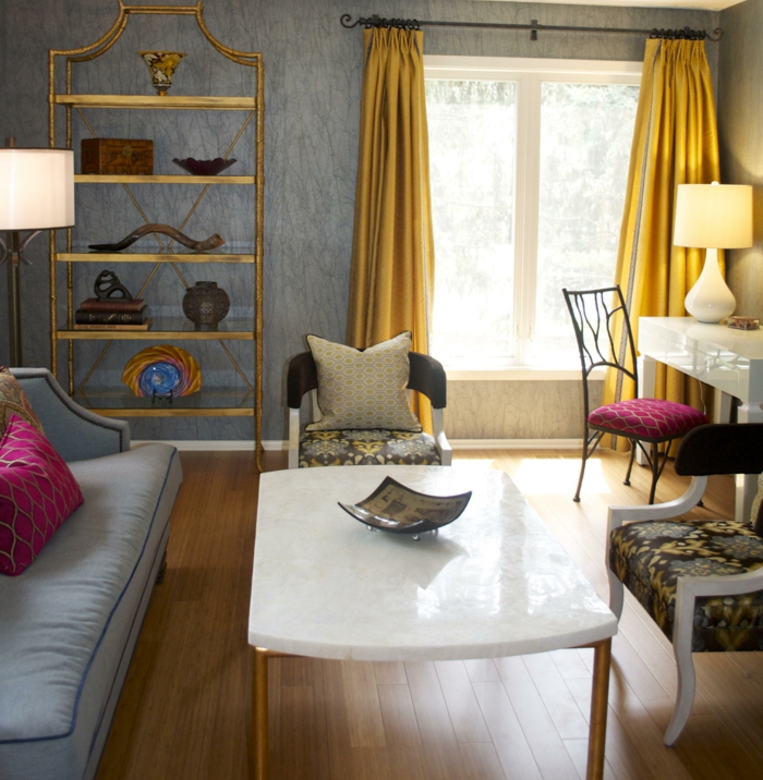 vintage behang woonkamer design gouden accenten