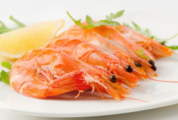 Vitamin table shrimp fresh cooked