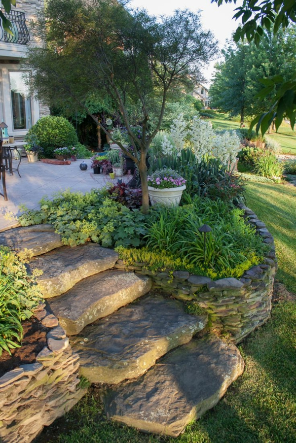 přední zahrada tvar schody kamenná rostlina