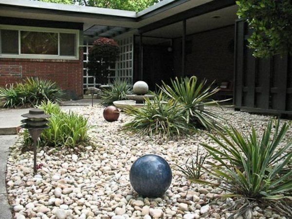conception de jardin cailloux modernes boules décoratives