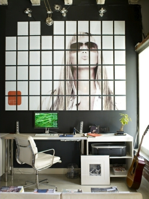 væg dekoration med billeder sofa kontor hus skrivebord