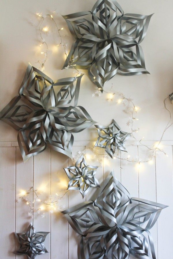 קיר קישוט נייר כוכבים טינקר עם חג המולד