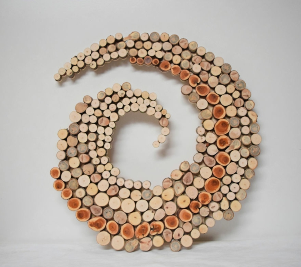 decoración de la pared en sí misma hace espiral de madera de tejo