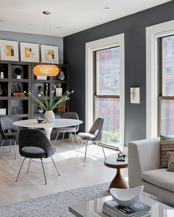 muur kleur grijs donker retro meubilair