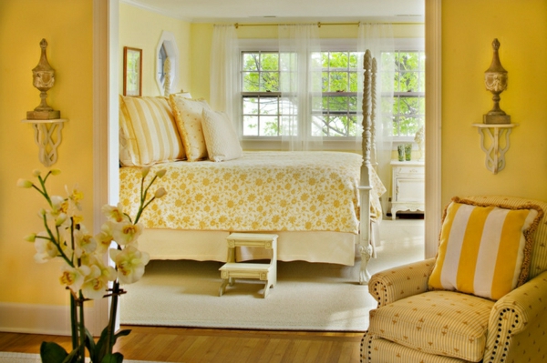 vægmaling gul soveværelse farveskema vægge maling sengetøj mønster