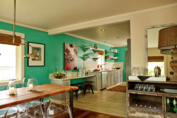 barva stěny tyrkysová kuchyň otevřený plán
