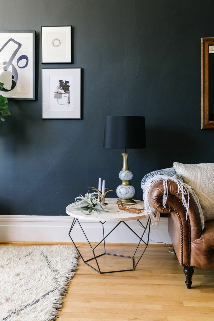 τοίχο χρώματα 2016 τάση χρώματα σκούρο γκρι γραφίτη σαλόνι δερμάτινο καναπέ πλευρά τραπέζι γύρο υψηλό σωρό h