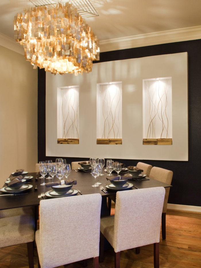 stěna design jídelna krásný lustr elegantní jídelní židle