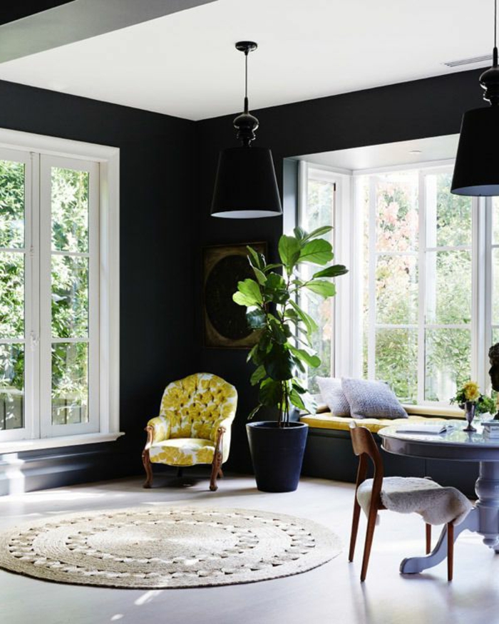 墙壁设计理念客厅黑色墙壁漆花式扶手椅吊灯