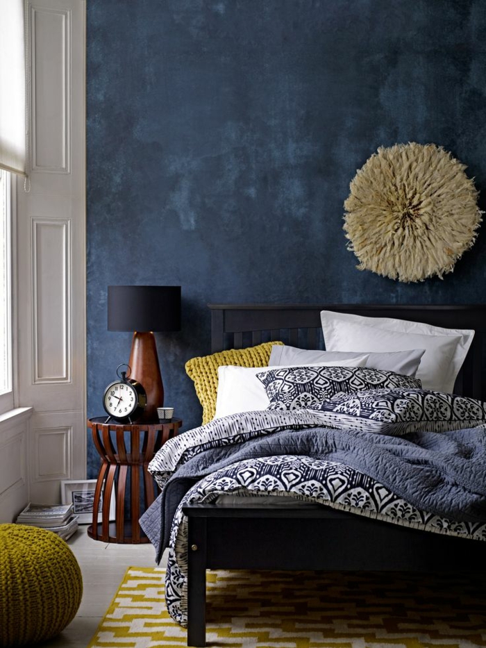 wanfarben ideeën donker accent slaapkamer gekleurd tapijt
