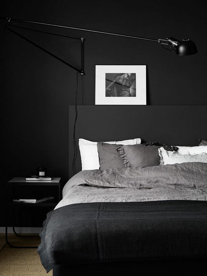 wanfarben ideeën wohnidenen slaapkamer zwarte muren sisalteppich