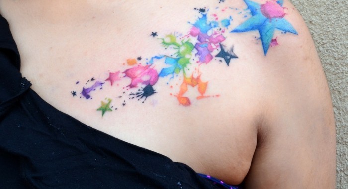 ακουαρέλα τατουάζ αστέρι τατουάζ γυναικών ώμων