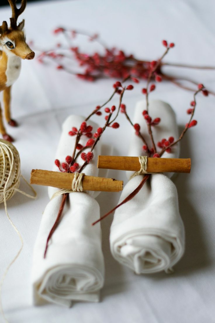 Χριστουγεννιάτικες ιδέες διακόσμησης τραπέζι κάνουν κόκκινα μαρσπιέ μαρσπιέ δαχτυλίδια από σας