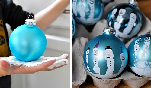 Kerst baubeln creatieve kerstboom ballen met handafdrukken