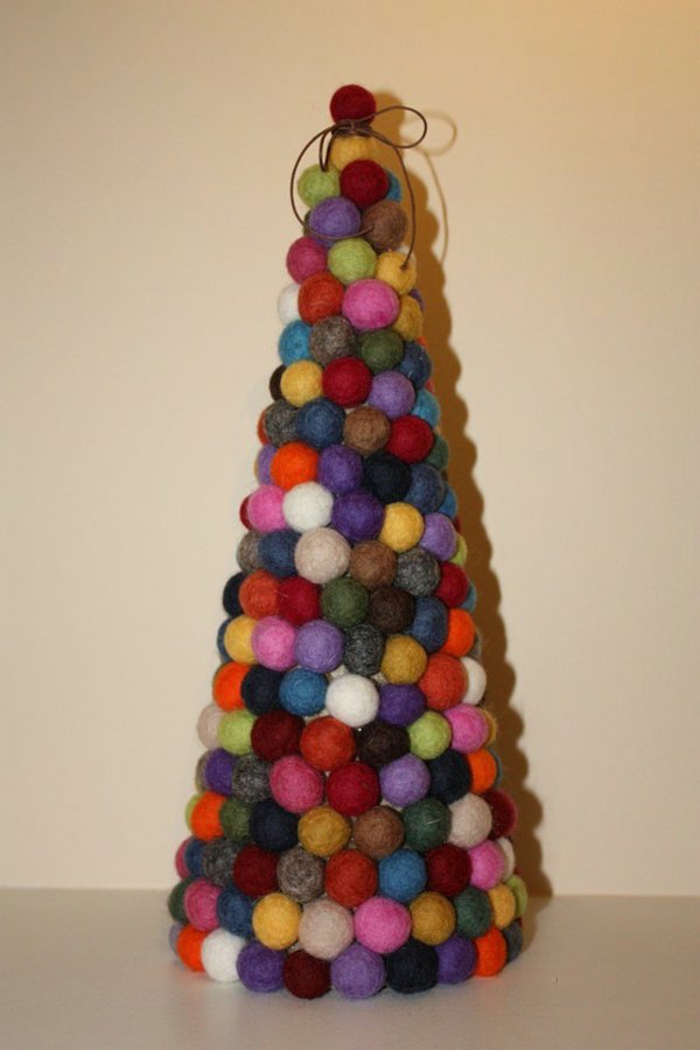 Juletræ gør farverige feltbolde