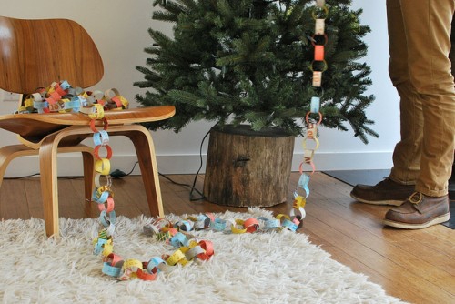 Kerstboom boomstronk guirlande gemaakt door jezelf zacht licht tapijt