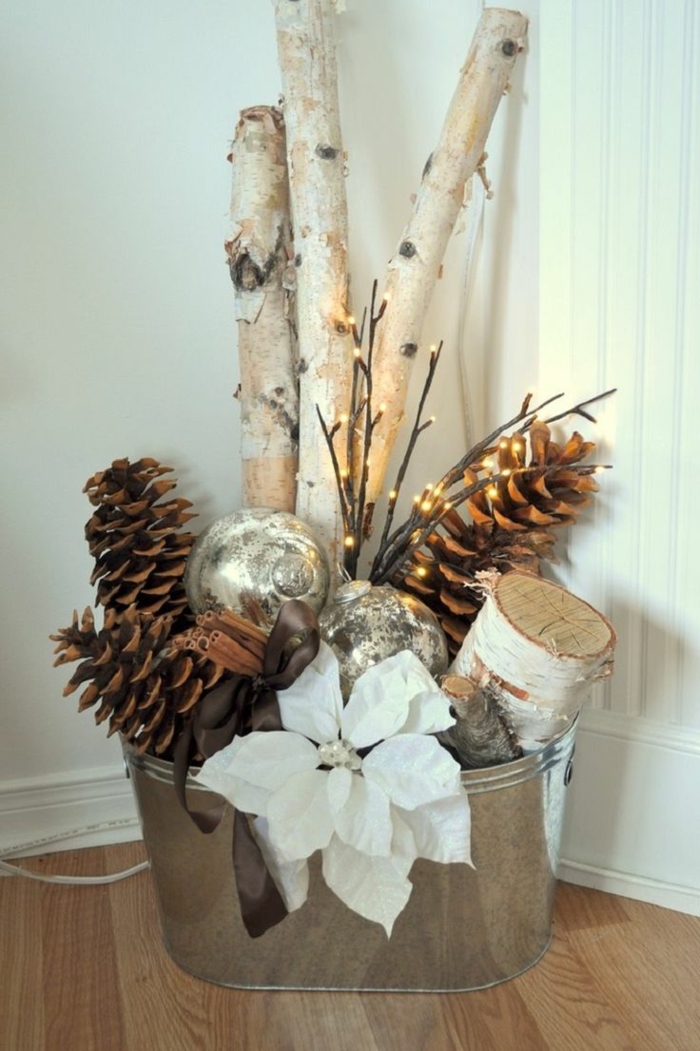 decoratie van Kerstmis ideeën Skandinavische rustic kegels hout