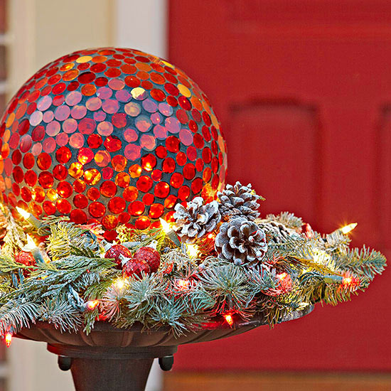 kerst decoratie ideeën winter ornament dennenappel vogelbad