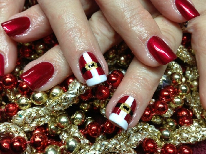 коледни нокти Santa Claus мотив червен лак за нокти