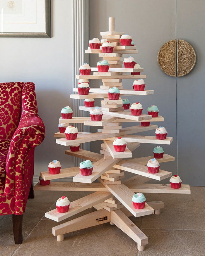 vánoční ozdoby skandinávský styl původní vánoční strom dřevo