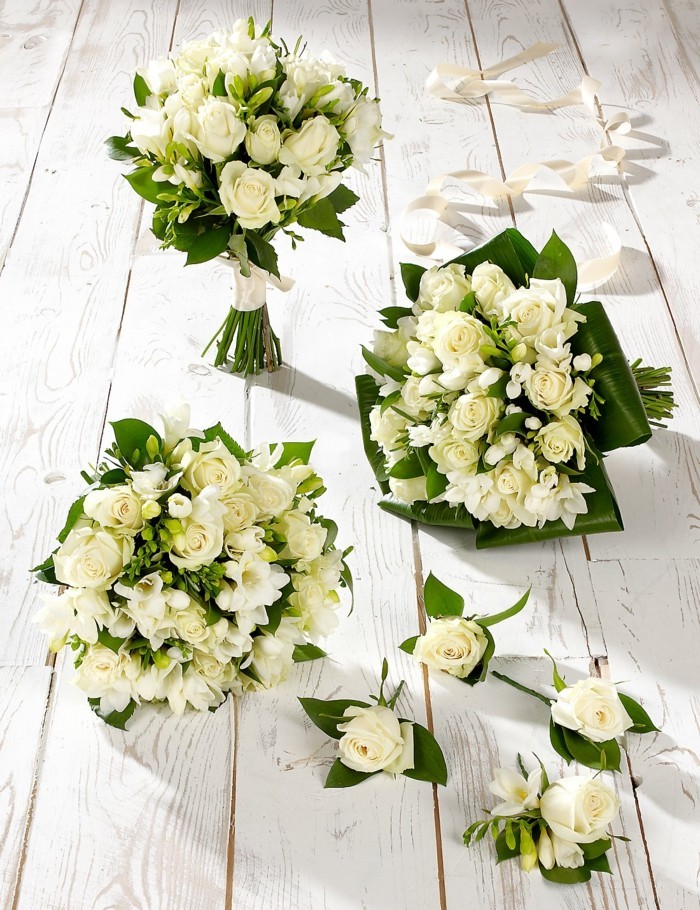 white roses rose color meaning