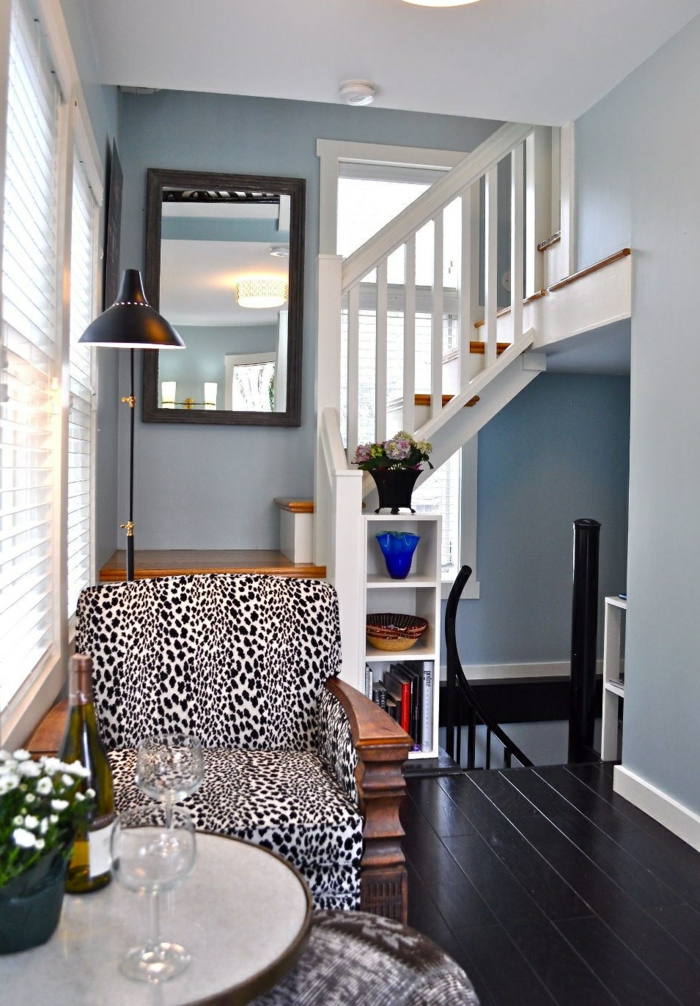 دوامة، الدرج.، باطني، الدرجات، تصميم، غرفة الجلوس، أضاء، الأزرق، walls