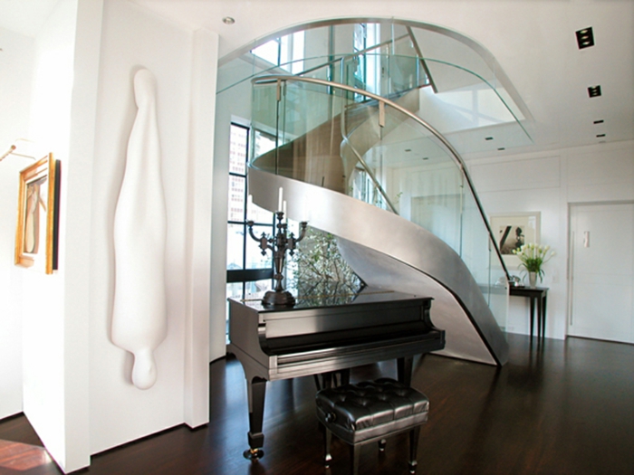 spiral trappe indretning metal look piano interiør design