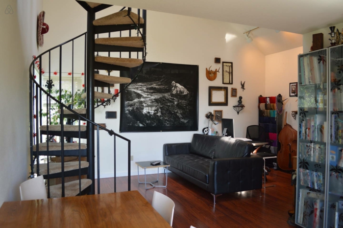 دوامة الدرج التصميم الداخلي الدرج غرفة المعيشة مساحات صغيرة إعداد التصميم الداخلي